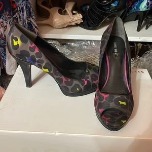 Nine West colorful pumps